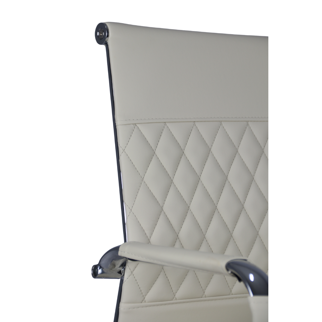 Cadeira de Aproximação Matelassê Acolchoada Luxo Modelo 501-D